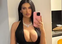 Sósia de Kylie Jenner gasta R$ 500 mil em plásticas: "Não me reconheço"