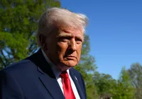 Trump avança e anuncia bloqueio total do Estreito de Ormuz imagem