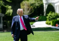 Trump diz que Papa Leão “coloca católicos em perigo” ao defender o Irã imagem