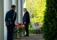 Trump diz que, se necessário, conflito com Irã pode durar um mês imagem