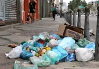 Vai doer no bolso: jogar lixo na rua pode render multa de R$ 160 mil