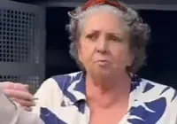 Justiça mantém prisão de idosa que proferiu ofensas racistas contra PM