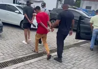 Vídeo: suspeitos de furtar R$ 400 mil em joias são presos tentando fugir