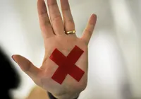 Violência doméstica asfixia vida profissional de mulheres na Bahia; entenda