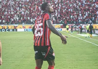 Vitória ainda negocia presença de Cacá em jogo contra o Corinthians imagem