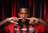 Vitória anuncia contratação de zagueiro emprestado pelo Corinthians