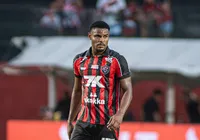 Vitória perde Nathan Mendes por suspensão e pode ter até 13 desfalques imagem