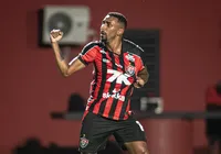 Vitória perde novo jogador por lesão e ganha desfalque contra o Grêmio imagem