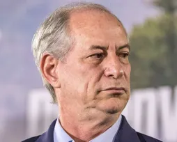 Ciro Gomes desiste da presidência e foca na disputa ao Ceará em 2026 - Imagem
