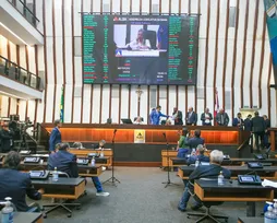 Deputado é diagnosticado com 'coração partido' e se afasta da Alba - Imagem