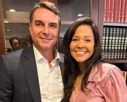 Flávio Bolsonaro pode ter vereadora mais votada do Nordeste como vice - Imagem