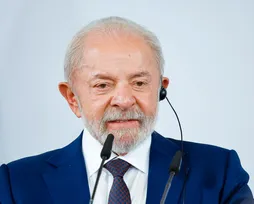 “Temos que aceitar”, diz Lula sobre possível vitória de Flávio Bolsonaro - Imagem