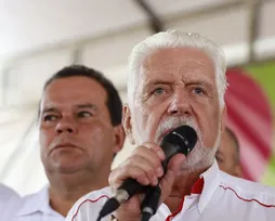 Wagner não descarta que Lula anuncie chapa durante agenda em Salvador - Imagem