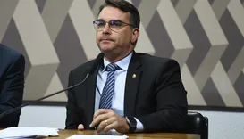 Flávio Bolsonaro repete Roseana Sarney e 'queima na largada' das eleições