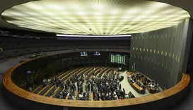 Minirreforma eleitoral: Câmara aprova projeto que beneficia partidos