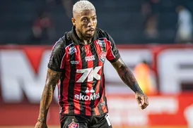 ASSISTA: Marinho promete cobrar pênalti com técnica inusitada - Imagem