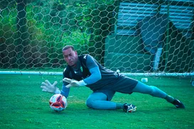 Bahia acerta contratação de goleiro da Série A após lesão de Ronaldo - Imagem