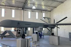 Brasil desenvolve drone militar de 4 metros capaz de carregar 150 kg de equipamentos - Imagem