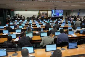 CCJ da Câmara aprova proposta parcial para acabar com escala 6x1 - Imagem