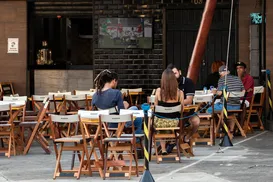 Clientes podem ganhar direito a água gratuita em restaurantes e bares - Imagem