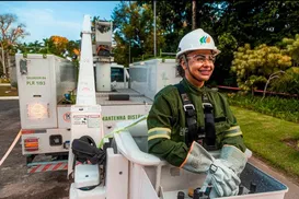 Coelba prorroga inscrições de curso gratuito para mulheres eletricista - Imagem