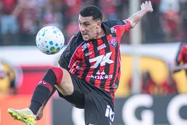 Com lesão muscular, Baralhas desfalca o Vitória pelas próximas semanas - Imagem