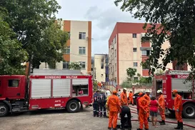Confira fotos e vídeos do incêndio que destruiu prédio em Salvador - Imagem