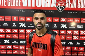 De volta após um mês, Lucas Silva pede desculpas para a torcida - Imagem