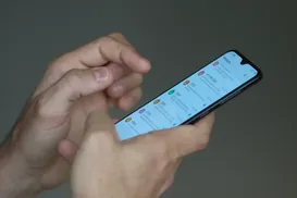 Demissão online? Justiça autoriza uso do WhatsApp e nega indenização - Imagem
