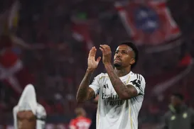 Éder Militão se lesiona no Real Madrid, mas não preocupa para a Copa - Imagem