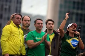 Eduardo Bolsonaro reage a racha da direita e cobra apoio a Michelle - Imagem