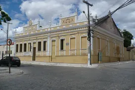 Empresa ligada a servidora é acusada de receber pagamentos de prefeitura baiana - Imagem