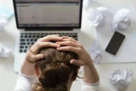 Empresas terão que monitorar saúde mental dos trabalhadores a partir de maio - Imagem