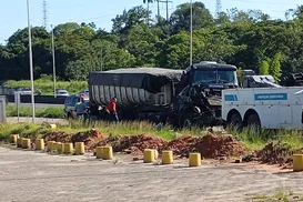 Engavetamento com 13 veículos na BR-324 deixa feridos na Bahia - Imagem