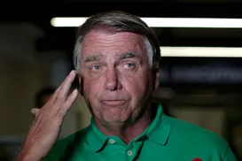 Jair Bolsonaro apresenta melhora renal, mas segue na UTI - Imagem