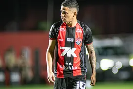Erick tem punição reduzida pelo STJD, mas vira desfalque contra o Flu - Imagem