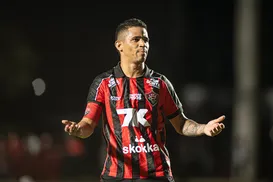 Erick vai jogar em Vitória x Corinthians? Entenda situação do atacante - Imagem