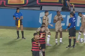 Na Copa do Nordeste, jogador leva 2 amarelos e não é expulso; entenda a polêmica - Imagem