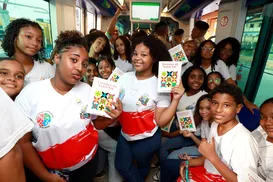 Estudantes da rede estadual conhecem VLT em aula prática por Salvador - Imagem