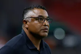 Ex-Bahia, técnico do São Paulo vê o Vitória dominado no Barradão - Imagem