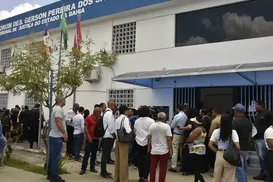 Sara Freitas: Fórum é isolado e recebe reforço policial durante júri - Imagem