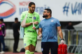 Goleiro Ronaldo não passará por cirurgia após sofrer luxação no cotovelo - Imagem