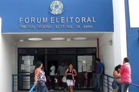 Homem é morto ao tentar roubar arma de segurança em fórum da Bahia - Imagem