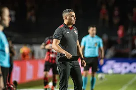 Jair Ventura exalta postura do Vitória e planeja força máxima no Nordestão - Imagem