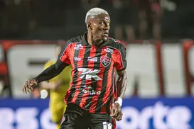 Jair Ventura revela ter preservado Aitor e Anderson Pato após críticas da torcida - Imagem