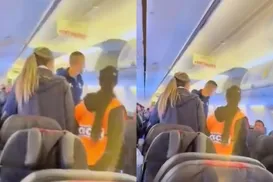 Jogador de futebol é preso após gritar "bomba" em avião - Imagem