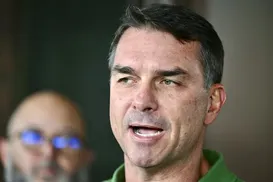 Justiça mantém no ar post de Flávio que liga PT a traficantes - Imagem