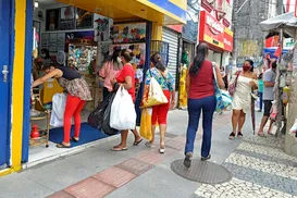 Lojistas podem ser multados se abrirem comércio na Sexta-Feira Santa - Imagem