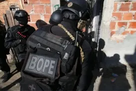 Mãe e filho cadeirante são feitos reféns por homem armado no Nordeste de Amaralina - Imagem