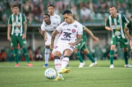 Matheuzinho revela por que foi reserva em Chapecoense x Vitória: "Arma secreta" - Imagem